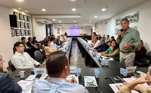 Deca Silvestre reforça parceria da Casa Civil com municípios da Amusep - capa