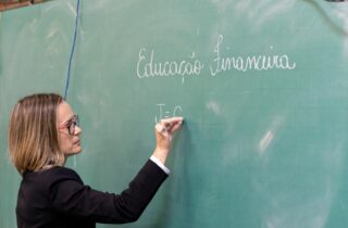 Educação financeira: Paraná inclui debate sobre Bets nas aulas do terceiro trimestre da rede estadual de ensino - capa