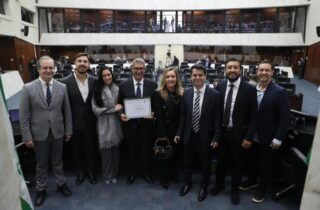 Henrique Pinto recebe Título de Cidadão Benemérito do Paraná por trajetória de contribuição ao desenvolvimento do Estado - capa