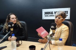 Professora Dra. Valeriê Cardoso Machado Inaba e a Juíza de Direito Dra. Maria de Lourdes Araújo discutem dignidade menstrual no NoroCast - capa