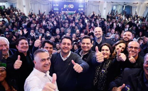 Sandro Alex, Ratinho Júnior e PSD reúnem milhares de apoiadores em São José dos Pinhais - capa