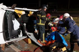 Capotamento na BR-376 deixa cinco feridos, entre eles uma criança de quatro anos - capa