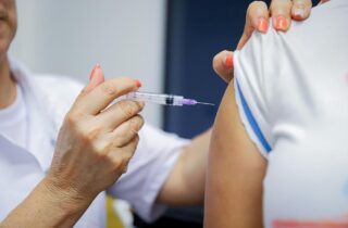 Ministério da Saúde reforça vacinação de crianças e adolescentes no Paraná - capa
