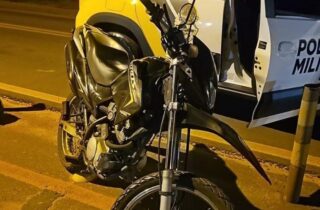 Polícia Militar recupera em Paranacity motocicleta furtada em Colorado; suspeito é detido após tentativa de fuga - capa