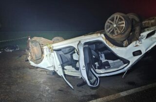 Acidente com capotamento deixa um morto e dois feridos na BR-376, em Maringá - capa