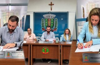 Aurélio Valêncio assume a Prefeitura de Floraí durante licença de Edna Contin - capa