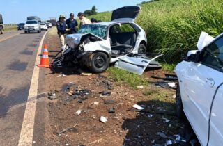 Colisão frontal deixa sete pessoas feridas na BR-369, entre Jandaia do Sul e Bom Sucesso - capa