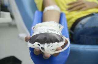Portaria libera doação de sangue de pessoas com mais de 70 anos - capa