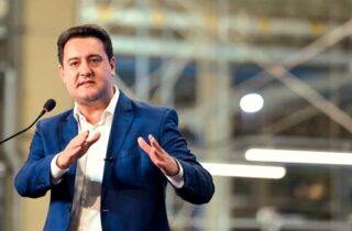 Ratinho Junior (PSD) tem 80% de aprovação entre os paranaenses e permanece entre governadores mais bem avaliados do Brasil, aponta Real Time Big Data - capa