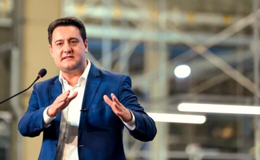 Ratinho Junior (PSD) tem 80% de aprovação entre os paranaenses e permanece entre governadores mais bem avaliados do Brasil, aponta Real Time Big Data - capa