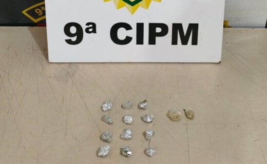 Homem é preso por suspeita de tráfico de drogas durante ação da PM em Santa Fé - capa