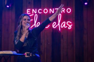 Monica Pelegrini aborda fé e sonhos em Chá de Mulheres no dia 17, na AABB de Nova Esperança - capa