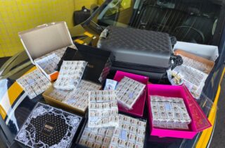 PRF apreende mais de 1,7 mil ampolas de medicamento emagrecedor na BR 376 - capa